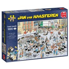 JUMBO Jan van Haasteren The Cattle Market...