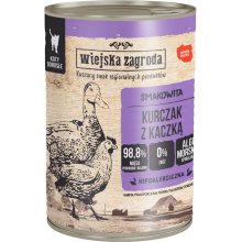 Wiejska zagroda Chicken with duck - wet cat...