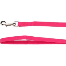 Flamingo Kassi traksid jalutusrihmaga...
