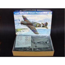 Trumpeter Plastic model Curtiss P-40B...