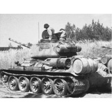 Italeri Russian Tank T 3 4/85