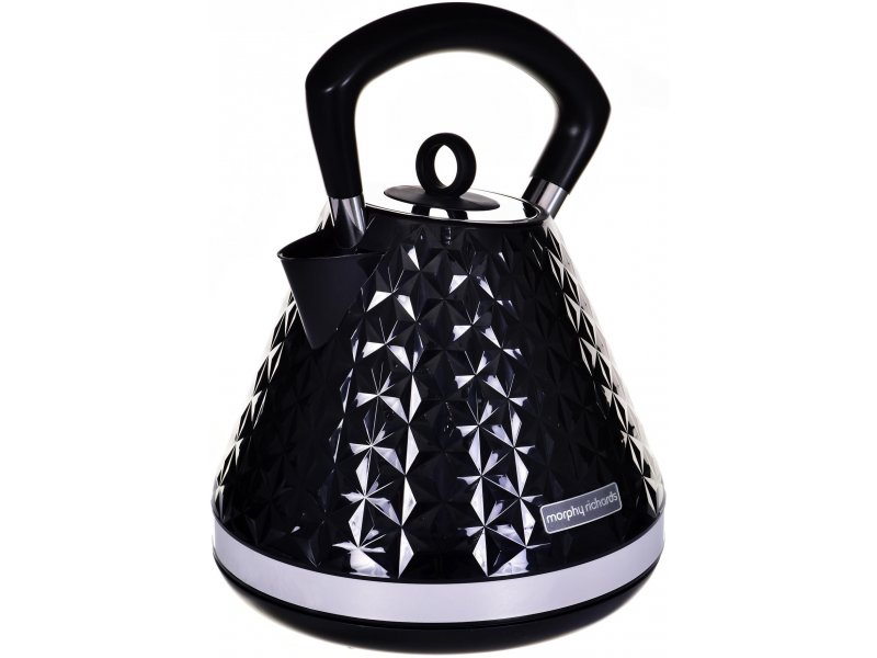 black pyramid kettle