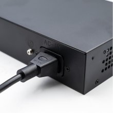 Qoltec SWITCH 8x RJ45 PoE 2x RJ45 Uplink 1x...